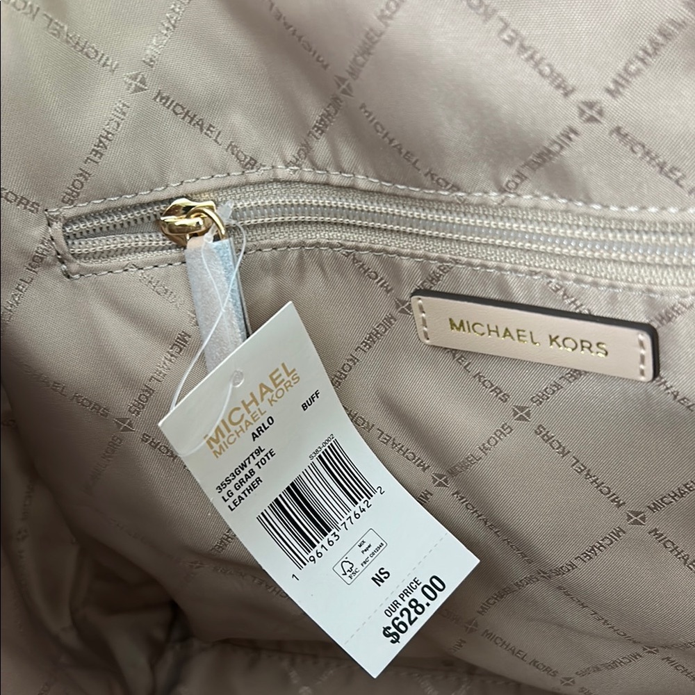 Michael Kors Cream Shoulder tote 👜 Bag - Picture 13 of 16